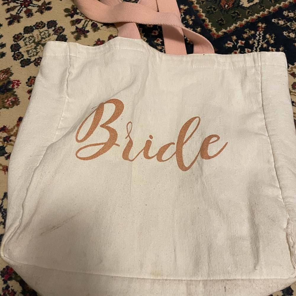 Bride Lot - Picture 6 of 13